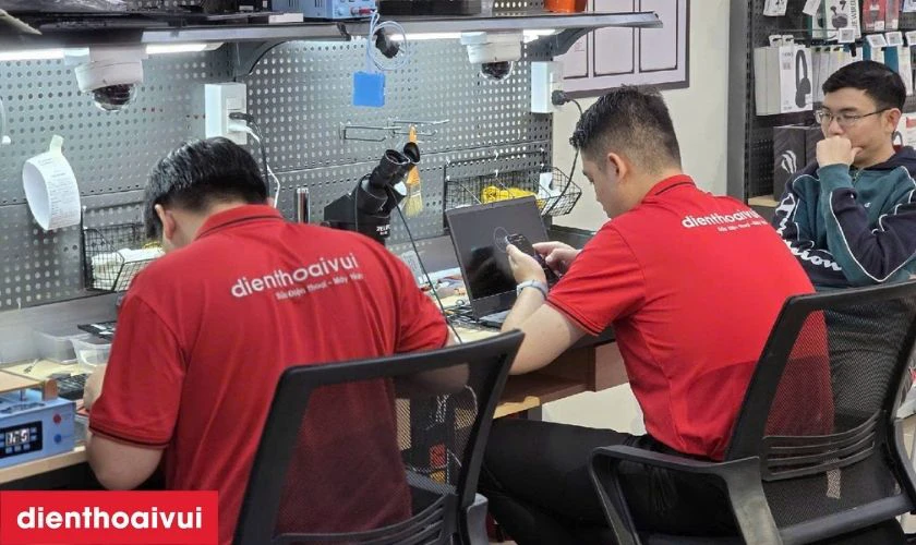 Quy tr&igrave;nh thay m&agrave;n h&igrave;nh Xiaomi Redmi K50 Pro nhanh ch&oacute;ng