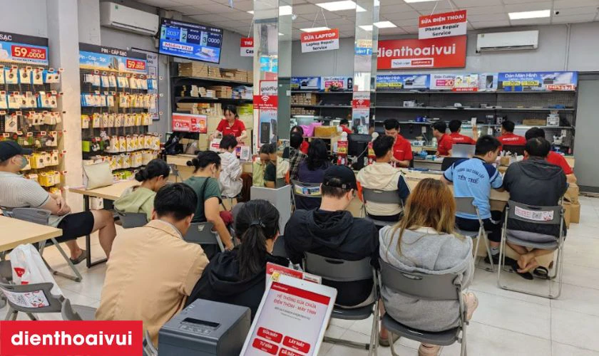 Điện Thoại Vui luôn báo giá minh bạch trước khi thay