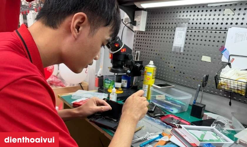 Kỹ thuật vi&ecirc;n c&oacute; chuy&ecirc;n m&ocirc;n cao