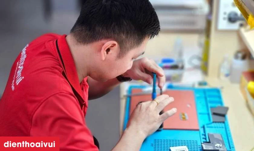 Quy trình thay pin Infinix lấy liền, chuyên nghiệp tại Điện Thoại Vui