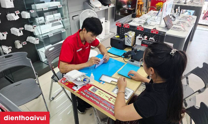 Quy trình thay pin điện thoại Tecno minh bạch tại Điện Thoại Vui