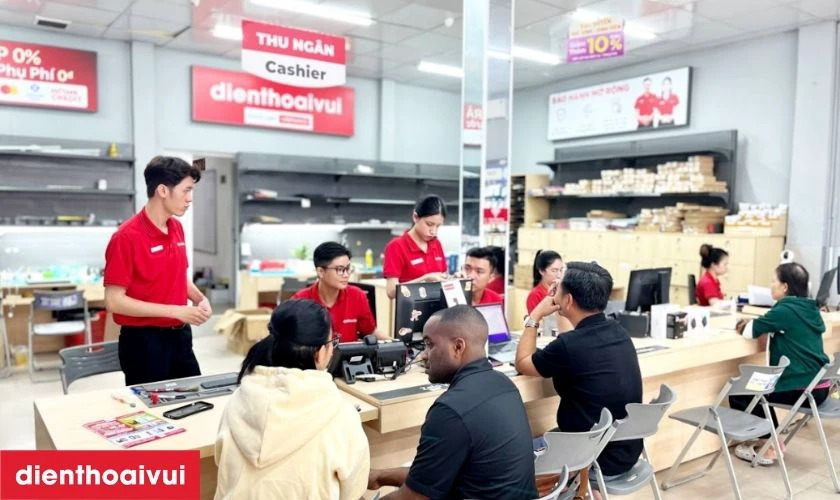 Sau khi thay pin, thiết bị được kiểm tra kỹ lưỡng