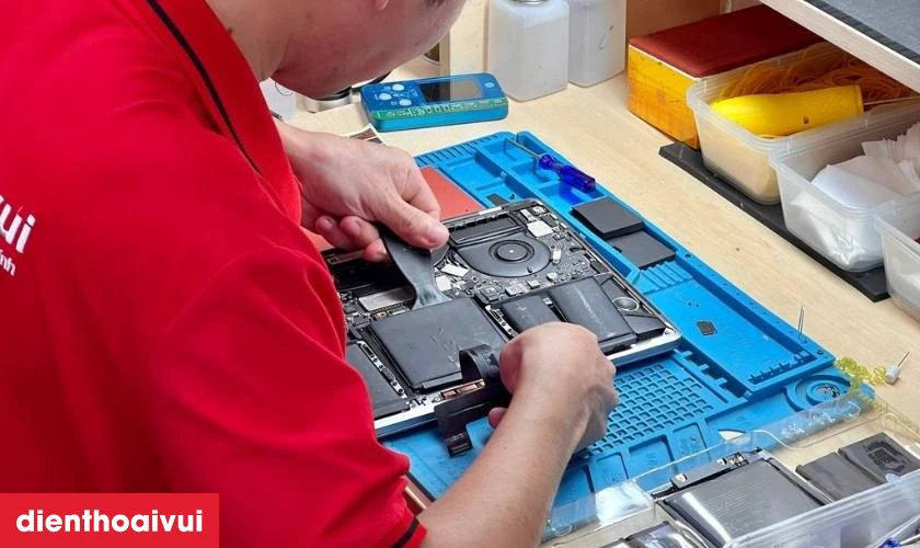 Quy trình thay pin Hapha chính hãng Macbook Pro 13 inch 2016/2017 A1706