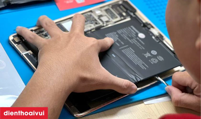 Có nên thay pin iPad Air 3 chính hãng Vmas không?