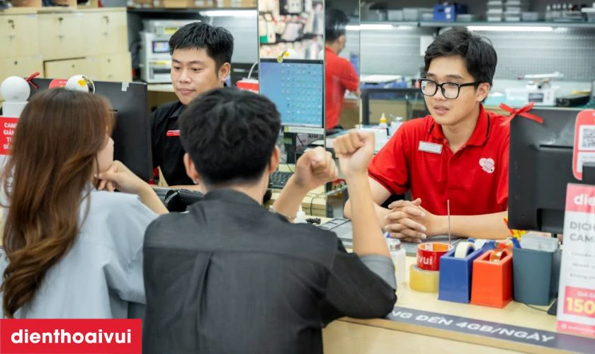 Bàn giao thiết bị cho khách hàng, hướng dẫn cách sử dụng