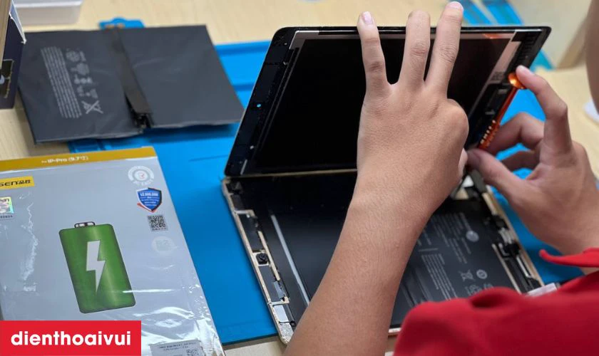 Quy trình thay pin iPad Pro 11 2021 chính hãng Pisen chuyên nghiệp lấy liền tại Điện Thoại Vui