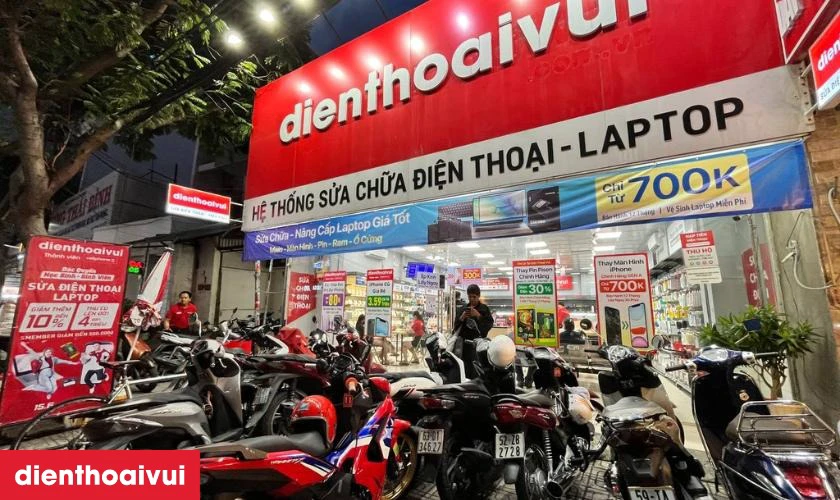 Dịch vụ thay pin iPhone 11 Pro dung lượng siêu cao chính hãng GENA lấy liền tại Điện Thoại Vui