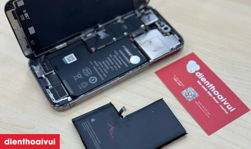 Điện Thoại Vui là địa chỉ thay pin iPhone 11 Pro Max dung lượng siêu cao chính hãng GENA uy tín