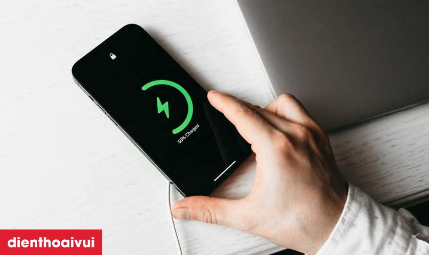 Các dấu hiệu nhận biết bạn cần thay pin iPhone 14 dung lượng siêu cao chính hãng Vmas nhanh chóng