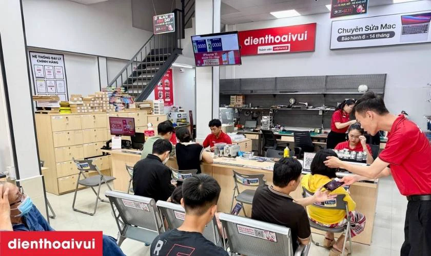Địa chỉ thay pin iPhone 15 Plus dung lượng siêu cao chính hãng Vmas ở đâu uy tín, lấy liền lại TPHCM và Hà Nội