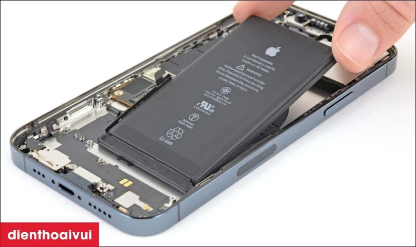 Có nên thay pin iPhone 15 Plus dung lượng siêu cao chính hãng Vmas không?