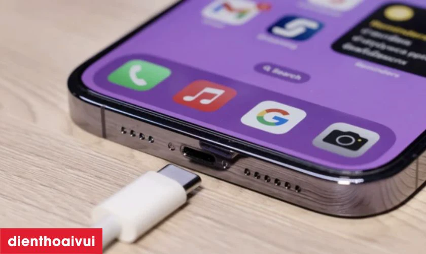 Cổng sạc PIN USB-C thay cho cổng sạc Lightning iPhone 15 Pro 