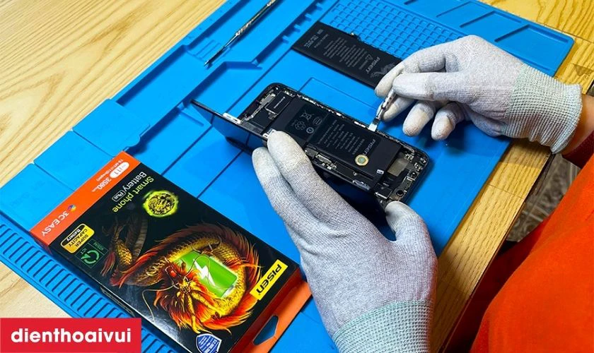 Có nên thay pin iPhone 15 Pro Max dung lượng siêu cao hãng Pisen không?