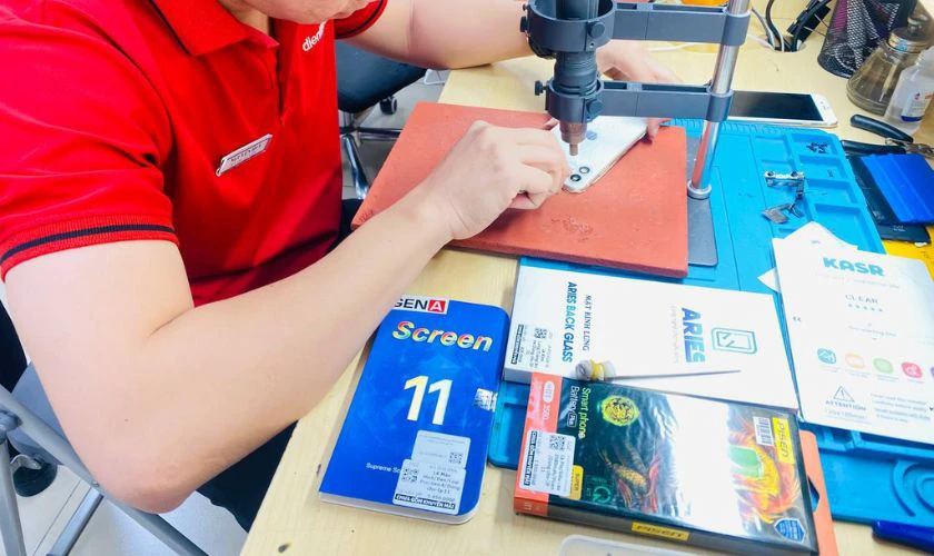 Dịch vụ thay pin iPhone 15 Pro Max dung lượng siêu cao chính hãng Pisen lấy liền tại Điện Thoại Vui