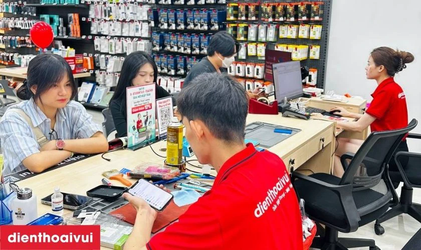 Địa chỉ thay pin iPhone 16 chính hãng Pisen uy tín, lấy liền tại TPHCM và Hà Nội