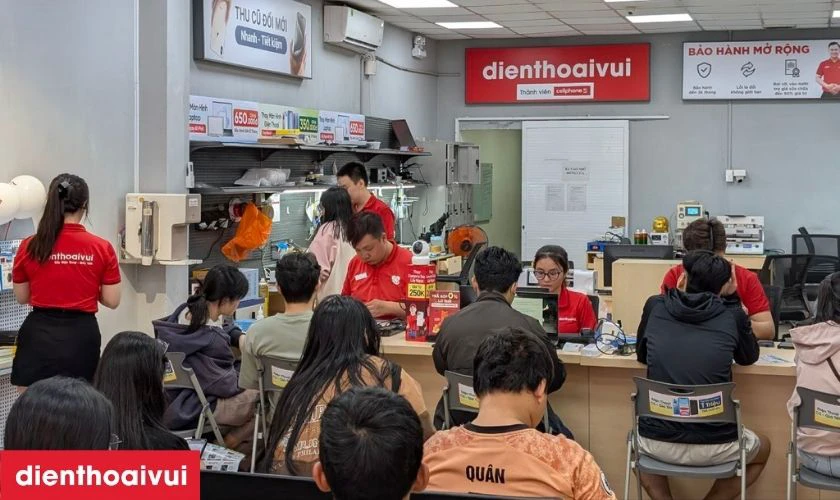 Dịch vụ thay pin iPhone 16 dung lượng siêu cao chính hãng GENA lấy liền tại Điện Thoại Vui