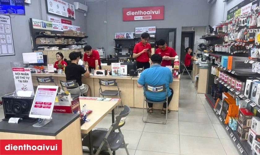 Dịch vụ thay pin iPhone 16 Pro ch&iacute;nh h&atilde;ng GENA lấy liền tại Điện Thoại Vui