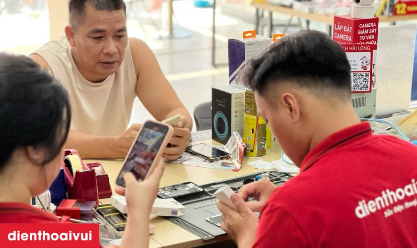 Dịch vụ thay pin iPhone 16 Pro Max dung lượng siêu cao chính hãng GENA lấy liền tại Điện Thoại Vui