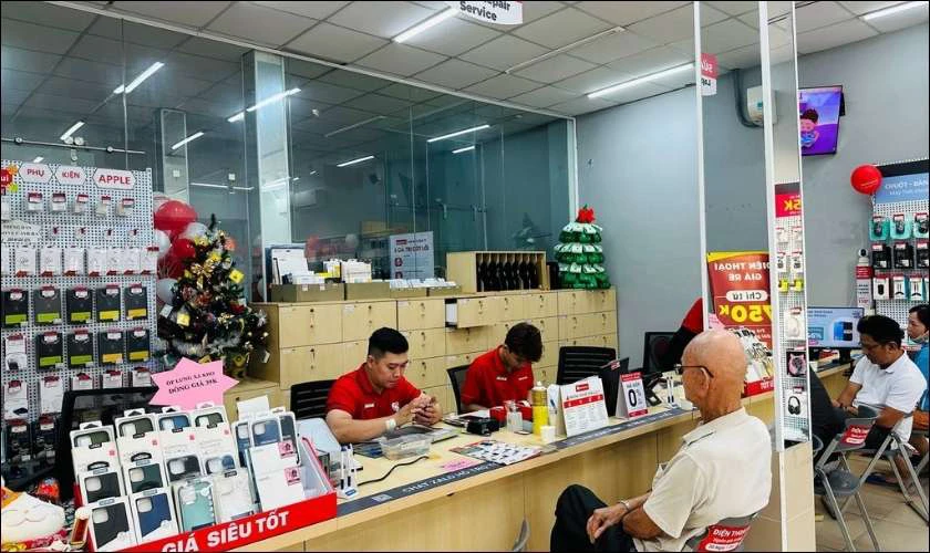 Tiêu chuẩn đánh giá cửa hàng thay pin iPhone