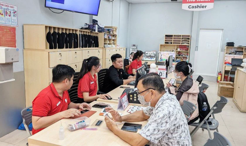 Tiêu chí lựa chọn địa chỉ thay pin iPhone quận Bình Tân