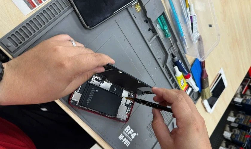Quy trình thay pin iPhone quận Bình Thạnh tại Điện Thoại Vui