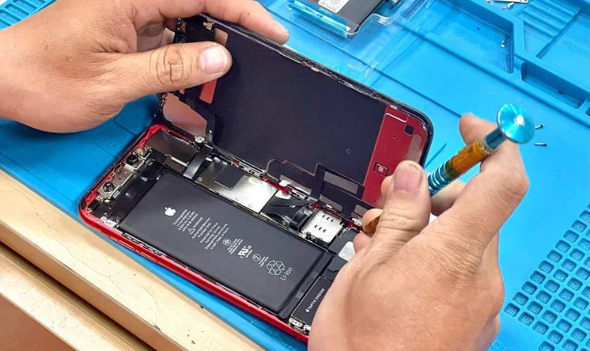 Các dịch vụ thay pin iPhone tại Điện Thoại Vui