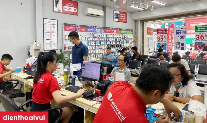 Địa chỉ thay pin iPhone XR dung lượng cao chính hãng Pisen ở đâu uy tín, lấy liền lại TPHCM và Hà Nội
