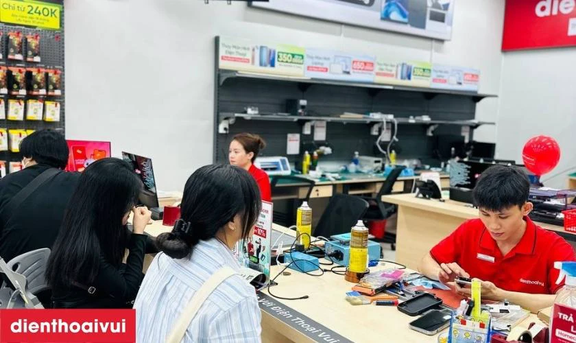Địa chỉ thay pin iPhone Xs Max dung lượng siêu cao chính hãng GENA ở đâu uy tín