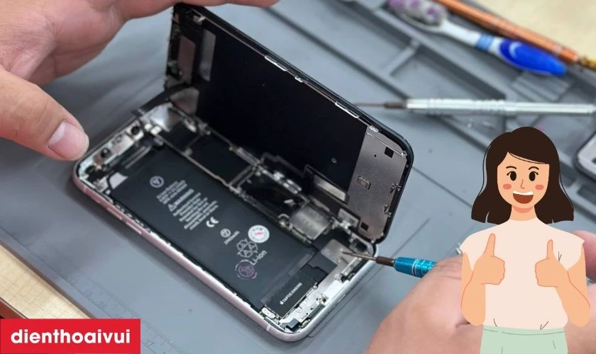 Có nên thay pin iPhone Xs Max dung lượng siêu cao hãng GENA không?