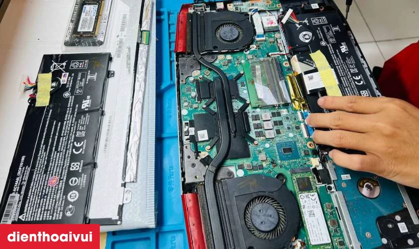 Thay pin laptop Dell Alienware M17X R1 đến ngay Điện Thoại Vui