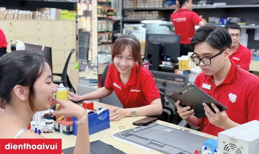 Thay pin laptop Dell Inspiron 14 7586 NQ đến ngay Điện Thoại Vui