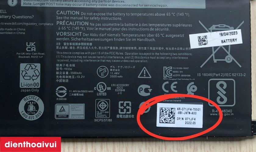 Pin laptop Dell Vostro chính hãng luôn đi kèm với một mã serial hoặc mã vạch