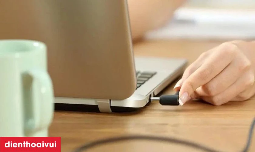 Mẹo sử dụng laptop sau thay pin được bền l&acirc;u