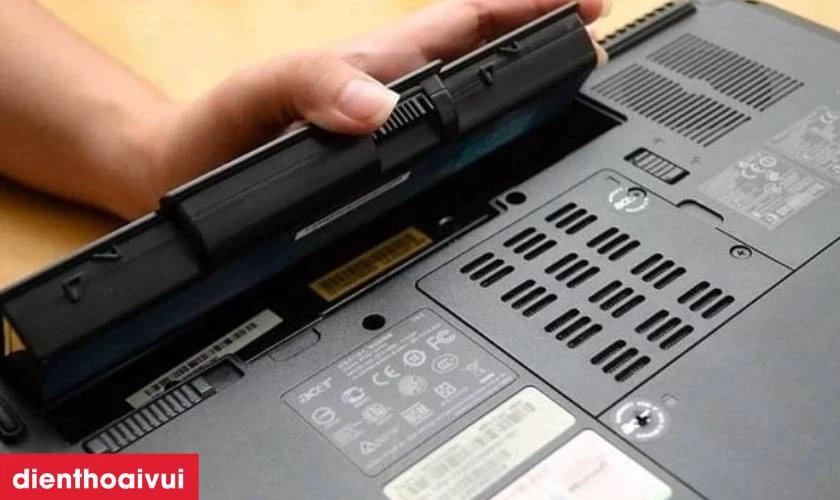 N&ecirc;n sửa hay thay pin laptop HP 2700?