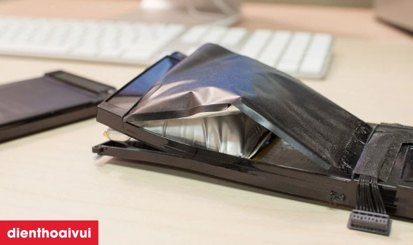 Khi n&agrave;o bắt buộc phải thay pin laptop HP Compaq DV2500?