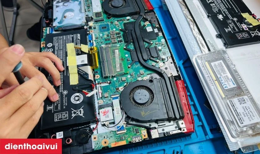 Quy trình thay pin laptop HP Envy X360 13 AG0045AU tại Điện Thoại Vui