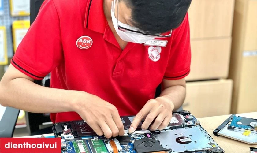 Quy tr&igrave;nh thay pin laptop HP Pavilion 14R lấy liền tại Điện Thoại Vui