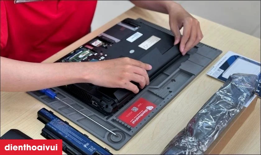 Quy trình thay pin laptop HP Pavilion 15 EG nhanh chóng