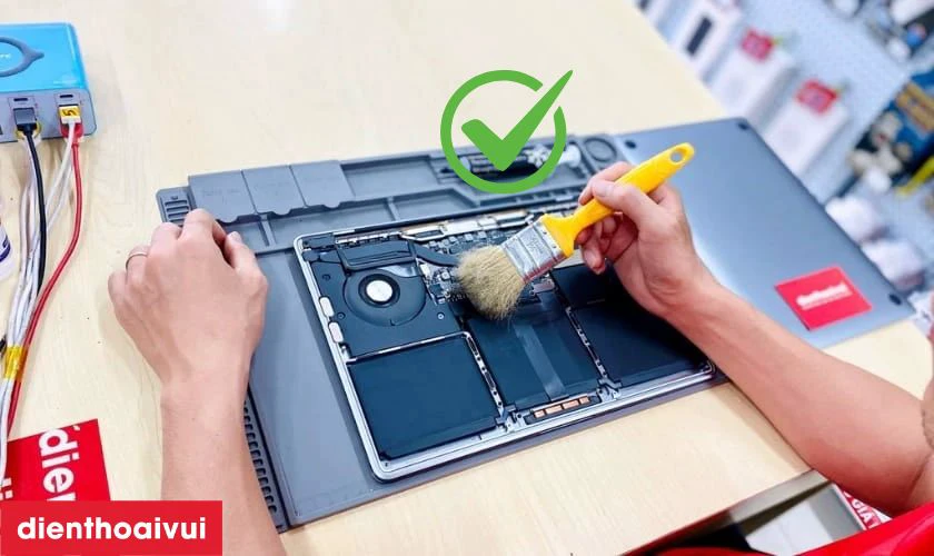 Lưu ý khi thay pin laptop HP Pavilion 15AC
