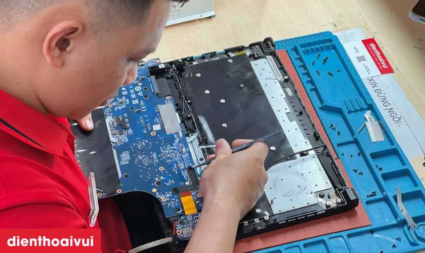 Quy trình thay pin laptop HP tại Điện Thoại Vui