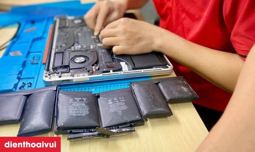 Quy trình thay pin laptop HP Spectre X360 14T-EA lấy liền tại Điện Thoại Vui