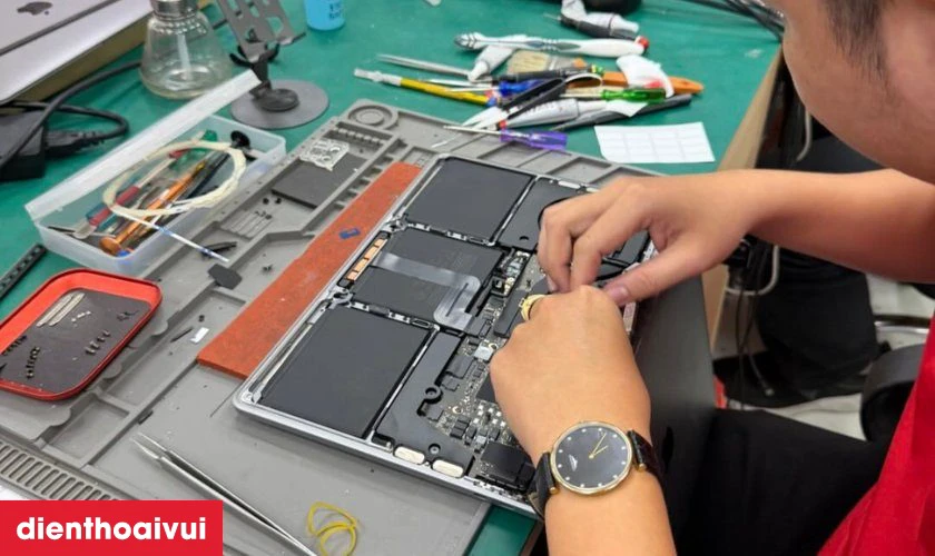 Giải ph&aacute;p thay pin laptop HP Spectre X360 15AP ch&iacute;nh h&atilde;ng tại Điện Thoại Vui