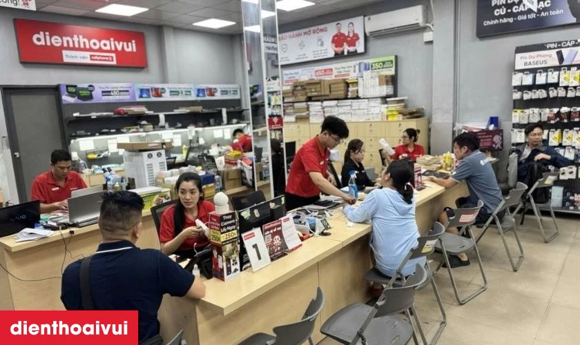 Quy tr&igrave;nh thay pin laptop HP ZBook 15 G5 lấy liền tại Điện Thoại Vui