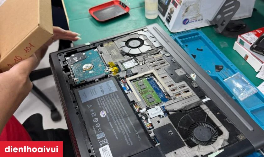 N&ecirc;n sửa hay thay pin laptop HP ZBOOK STUDIO G3?