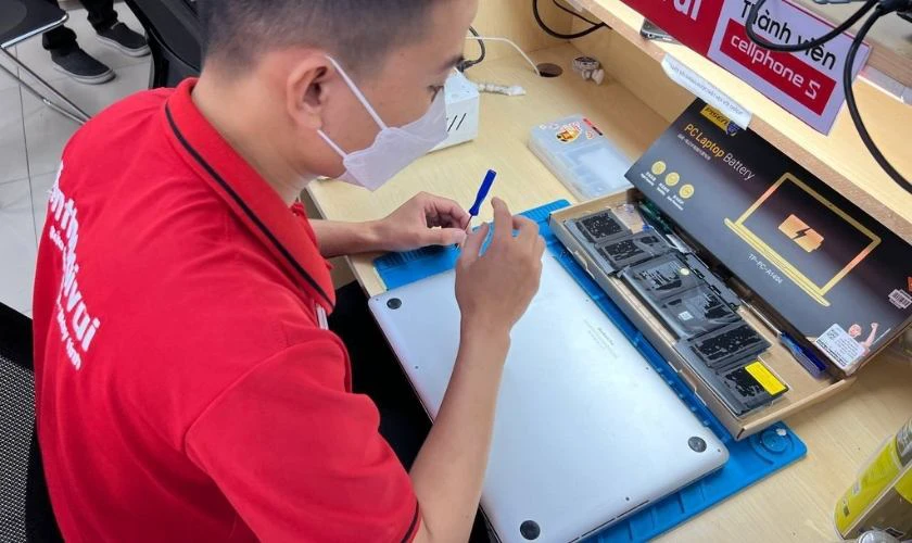 Quy trình thay pin Laptop quận Tân Bình tại Điện Thoại Vui