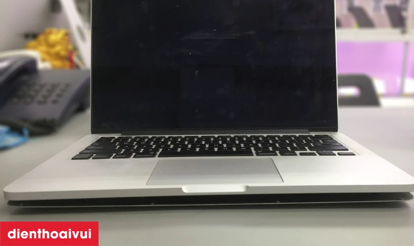 Dấu hiệu cần thay pin MacBook Air 2020