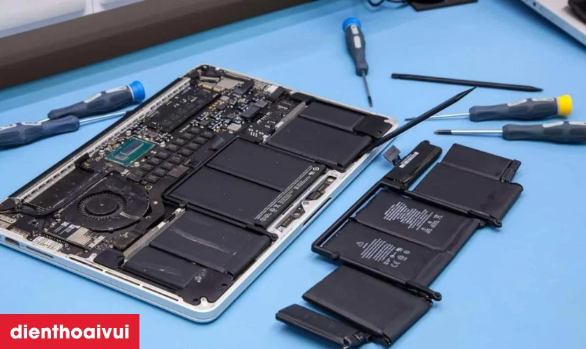 Thay pin Macbook Pro 2020