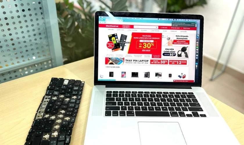 Quy trình thay pin MacBook quận 10 tại Điện Thoại Vui
