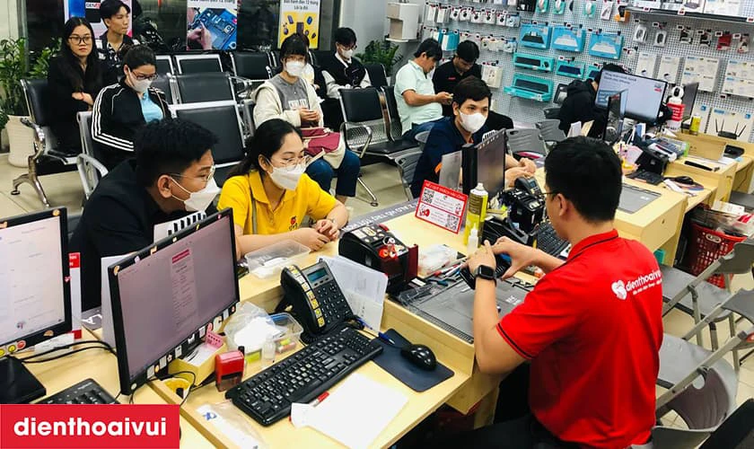Dịch vụ thay pin OnePlus 10 Pro lấy liền tại Điện Thoại Vui