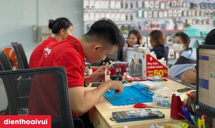 Dịch vụ thay pin OPPO A38 lấy liền tại Điện Thoại Vui